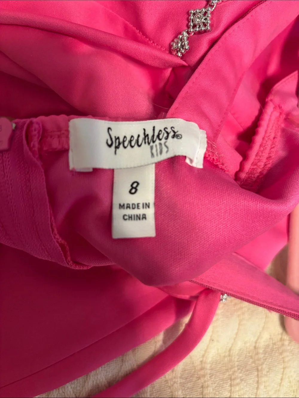 Speechless bright pink